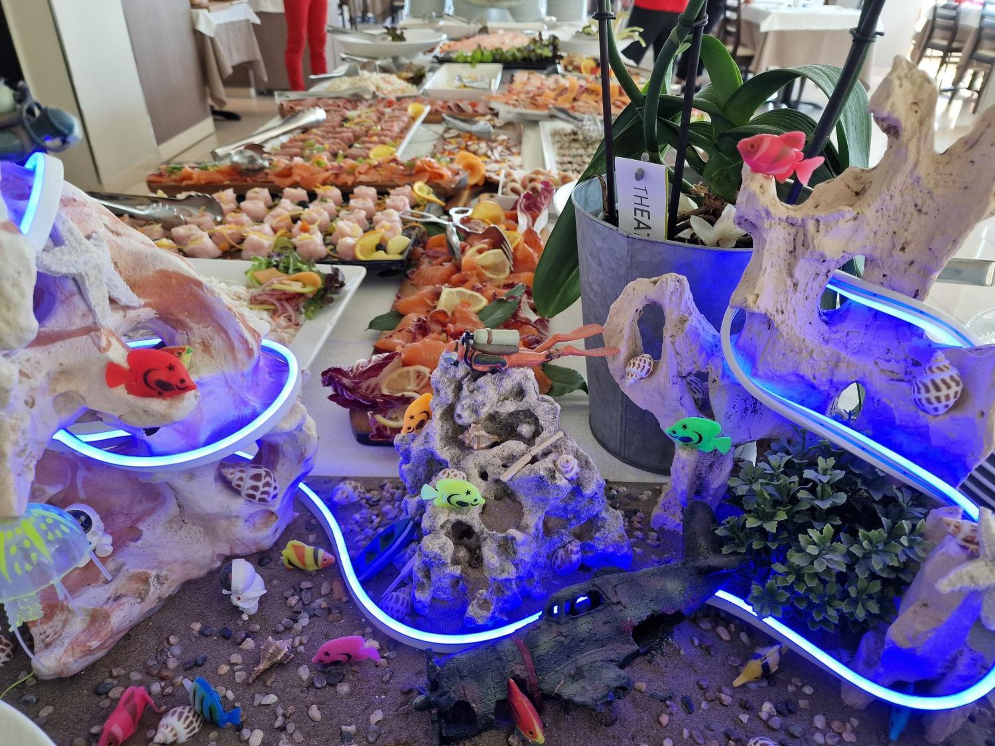 Hotel Napoleon Габиче Маре Екстериор снимка