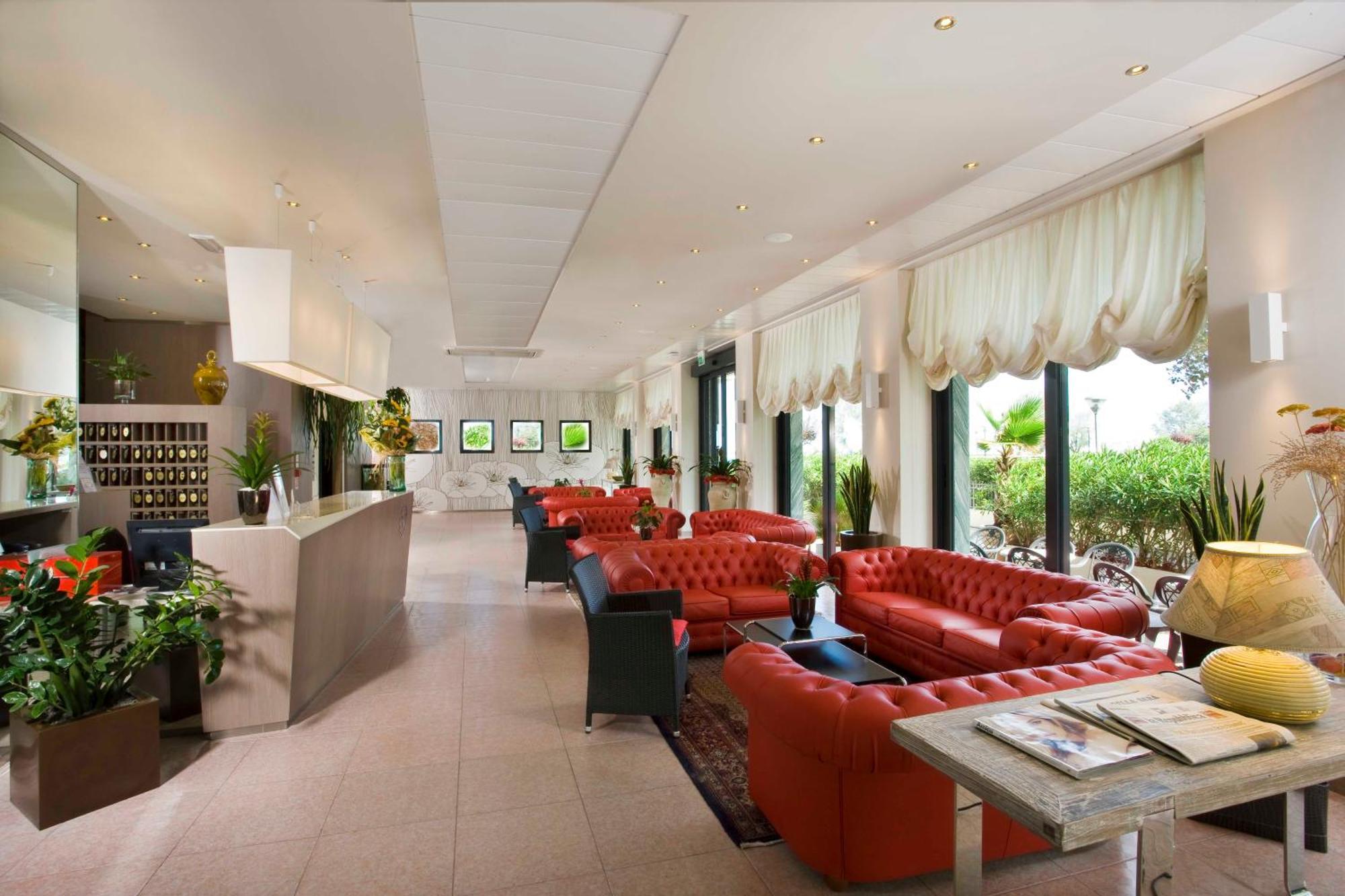 Hotel Napoleon Габиче Маре Екстериор снимка